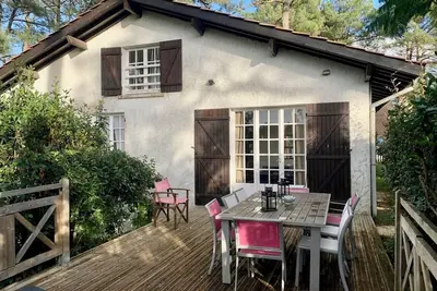 Image de Beautifully renovated Landaiser house in the center of Lacanau-Océan near the beach