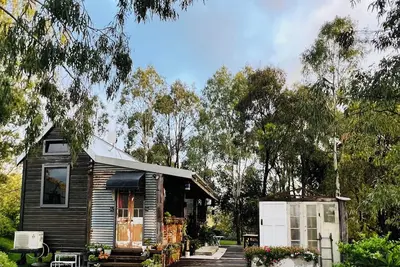 Image de Unique Cabin, surrounded by farmland, mountain views, sunsets and wildlife.