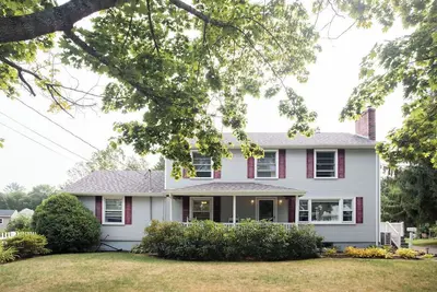 Image de Spacious Yard, Quick Stroll to Long Sands Beach!