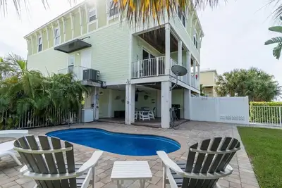 Image de Adventures in Sombrero ~ Pet Friendly, Private Pool, 26' Dock