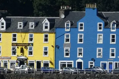 Image de Waterfront Snug - pet friendly apartment on Tobermory's Main Street