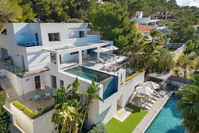 Image de Modern Villa with Seaviews Sleeps 14