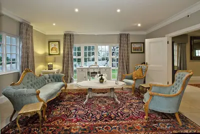 Image de Luxury 5-bedroom house, 3 Bathrooms, with Wi-Fi and Solar system in Sandton