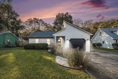 Image de The Semaht Sanctuary ~ 3br\/2ba James Island Home
