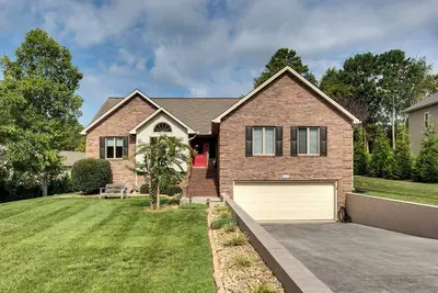 Image de Spacious and Stunning Tellico Village Home