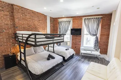 Image de Charming Studio apartment with 1 Full Bunk/1 Double beds