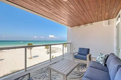 Image de Coastal Contemporary Residence with Spectacular Gulf Views: Residence 403