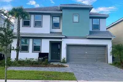 Image de 4417 Luxury 12 B. R 11. 5ba 19 B. D in upscale community Pool/Game Close to Disney