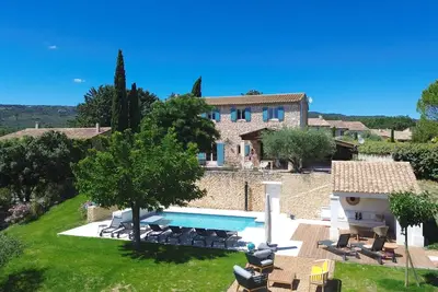 Image de Villa vue Luberon, Villa avec piscine privée et une vue panoramique sur les collines du Luberon!