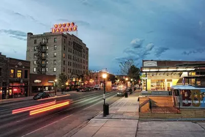 Image de Concrete Cowboy | Downtown Luxury Livin'