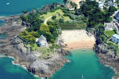 Image de Villa Balnéaire, avec deux accès plages. Parc, vue, environnement exceptionnel.