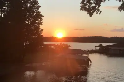 Image de Lakefront Condo w/ Pool, Boat Slip, & Balcony