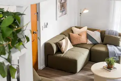 Image de Happy Gilmore embrace the ultimate coastal Byron Bay lifestyle with this two-bedroom apartment, just