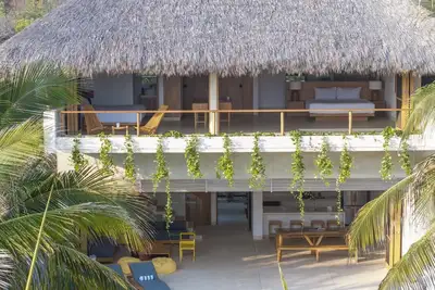 Image de Beach House #4, La Flia.