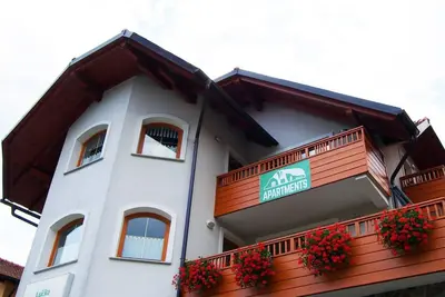 Riverside Pines Luce Apartments with Balcony - Studio Apartment with Balcony
