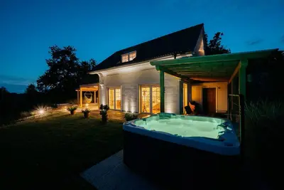 Image de Secluded Escape Hilltop Villa with Hot-Tub - Two Bedroom Villa with Hot-Tub