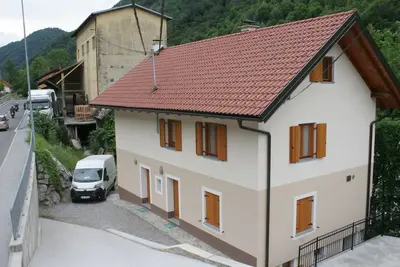 Image de Riverside Rustic Ridge Apartments with Balcony - Two Bedroom Apartment with Balcony