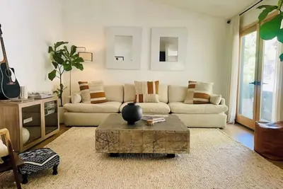 Image de New Pristine Designed Home w/ Spa Steam Shower\n\n