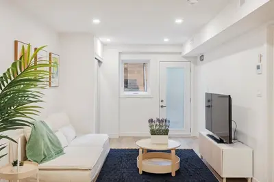 Image de Modern 2-Bedroom, Newly Renovated in Central Toronto