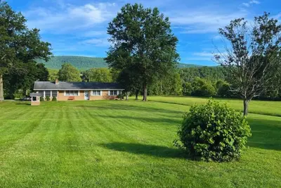 Image de Peaceful 3-bedroom creek access house in Fort Valley with mountain views