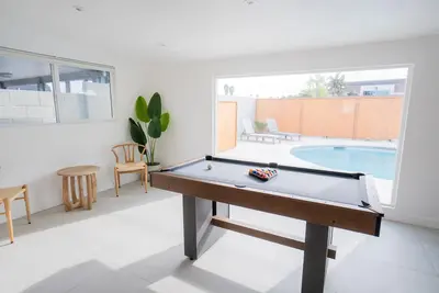 Image de Boutique Pool House, Billiards, arcade, 14mi to Disneyland