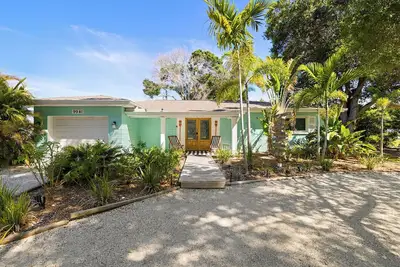 Image de Spacious and Short Drive to Beach