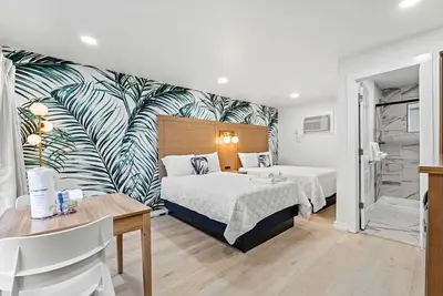 Image de Chic Coastal Studio| 2 Beds | Steps From The Beach
