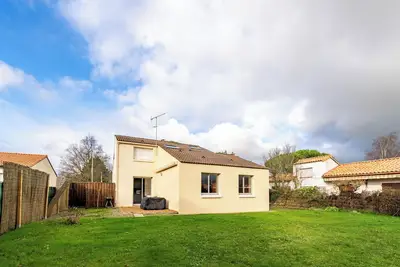 Image de Villa avec terrasse privée, jardin privé et Wi-Fi