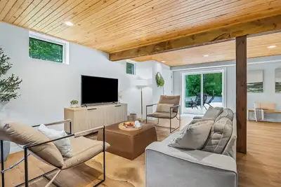 Image de Spacious 4br - Hot Tub - Tennis Court - Pond