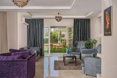 Image de Elegant 3 Br Duplex @ Mvhp (families only)