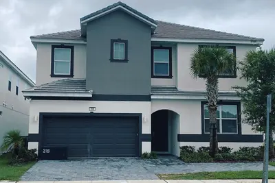 Image de 219 Luxury 12 B. R 11. 5ba 15 B. D in upscale community Pool/Game Close to Disney\n