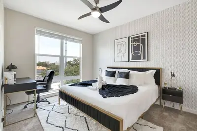 Image de luxury King suite W/ Views, Pool, Gym & Free Parking
