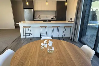 Image de Modern & Homely - Double Garage
