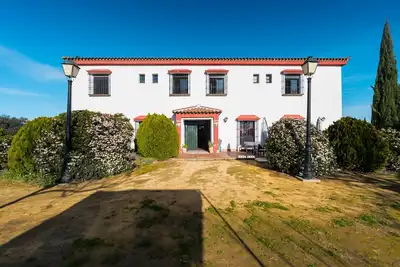 Image de Maison de campagne \"Puerto Cabero\" avec vue sur le lac, terrasse privée et climatisation
