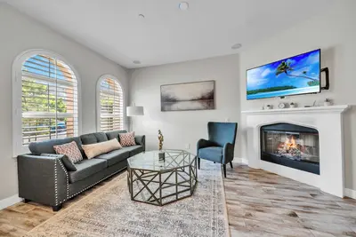 Image de Charming Single-Level Home in Irvine, Prime Location, 30+ Day Stays  #40818