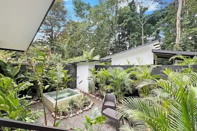 Image de Escondido Retreat Centre | 3 Pools, Ac, Yoga Deck, Sleeps 16 people, Game Room