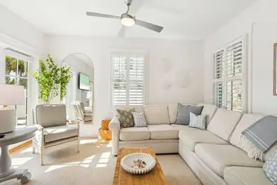 Image de Stay on 30a: Haus of Tides, Bikes & Private Beach!