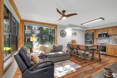 Image de Cozy condo on the 9th Hole of Meadow Creek Golf Course in charming New Meadows