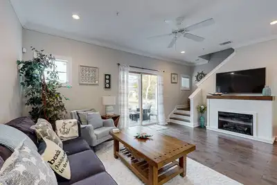 Image de Private paradise with modern comforts, relaxing spaces, and dog-friendly perks