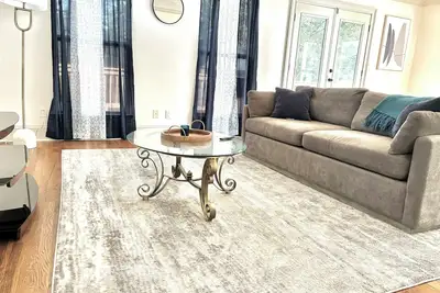 Image de Charming 2-bedroom house in College Park with WiFi and Ac, near the Airport.