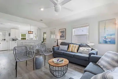 Image de Margate Bungalow by the Beach Ii