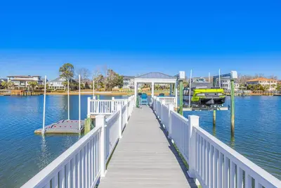 Image de Dog Friendly Intracoastal Waterway Paradise with Dock for Boating, Fishing and Swimming