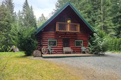 Image de Cabane en rondins de deux chambres avec Wifi et chargeur de véhicule électrique