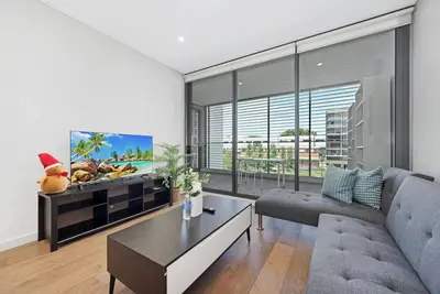 Modern 2b2b with free parking@heart of zetland