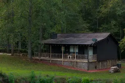 Image de \"Tanager\": Romantic Cabin, Porch, Mountain View