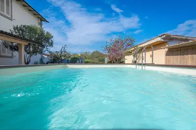 Image de Maison de vacances privée avec piscine privée, climatisation, Wifi, Tv, vue panoramique, parking