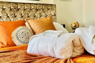 Image de Chic, cosy, and spotless—your ultimate private escape.