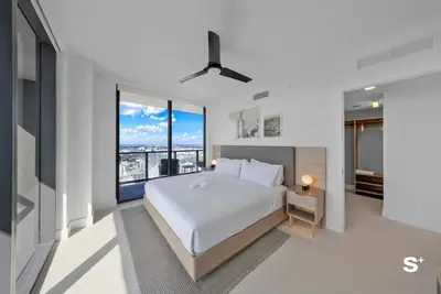 Image de Luxe 2-Bd Condo in Downtown | Water & City Views