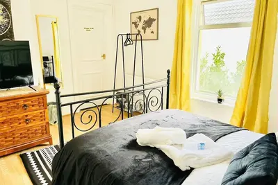 Image de \"Comfy, clean, and quiet – a chic, stylish room with all-new comforts! \"