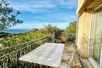 Image de Superbe T2 vue mer avec piscine